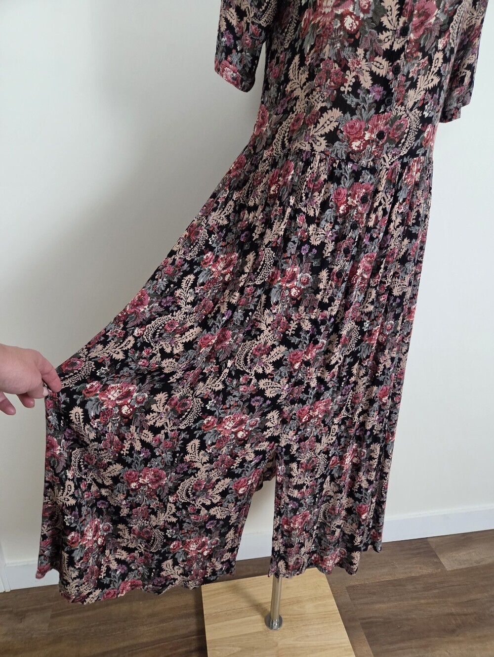 Vintage Floral Rayon Midi Dress Button Up Relaxed Fit Size Medium Boho (r) - Picture 8 of 12